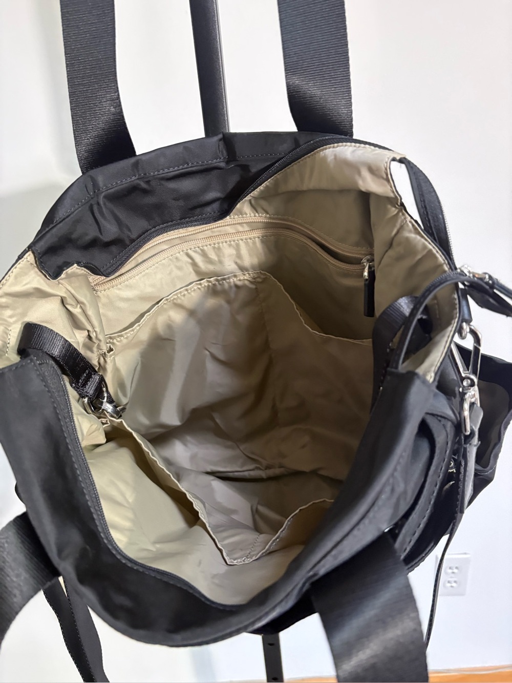 Tumi Convertible Messenger Tote - a “does it all” bag in great condition. - Picture 10 of 12